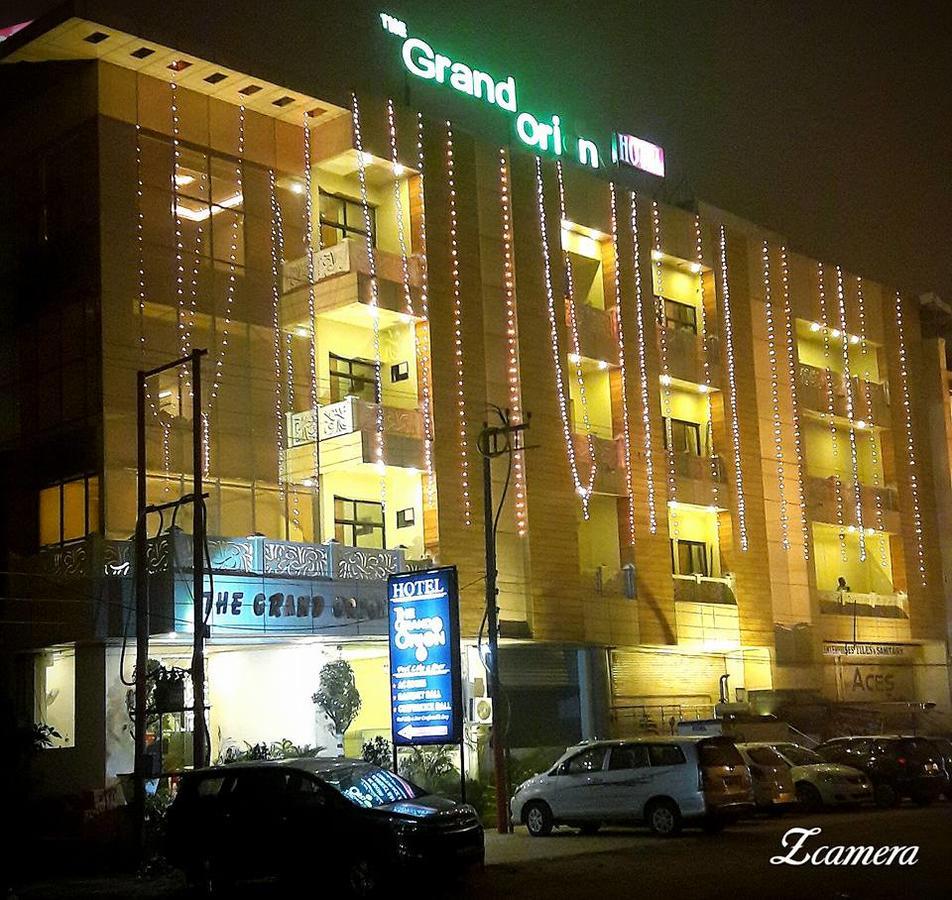 Hotel The Grand Orion Chinhat Exterior foto